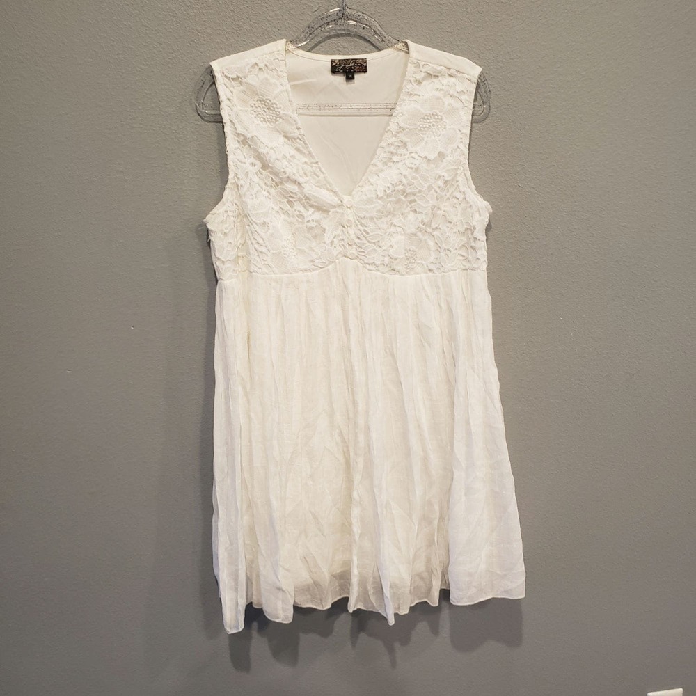 J glee 1x  crochet top with sheer fabric  lined flowing dress
